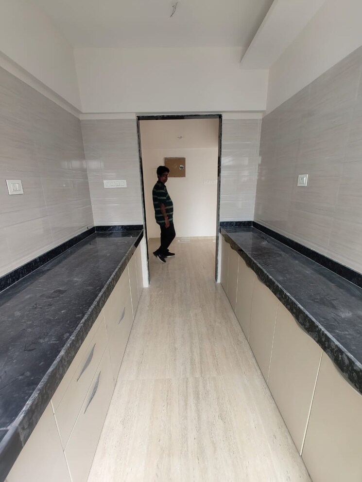 Balcony, je-and-vee-om-trimurti 3 Bedroom 941 Sq.Ft. Apartment In Malad East Mumbai 8806391