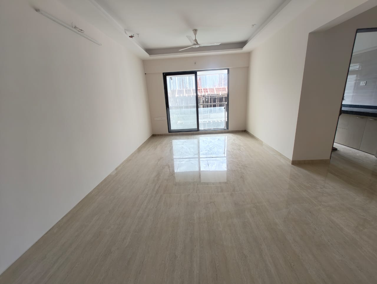 3 BHK 941 Sq.Ft. Apartment in Je And Vee Om Trimurti