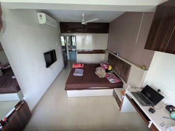 Master Bedroom in 2 BHK Apartment at Chamunda Heights, Ghansoli – for Rent