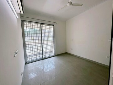 2 BHK Apartment For Sale in Unitech Escape, Sector 50