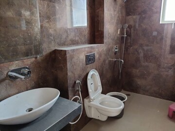 Bathroom in 3 BHK Apartment at Panchkula Urban Estate – for Rent