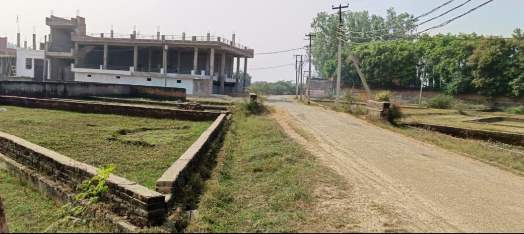 Plot For Sale in Residential Plot Jankipur
