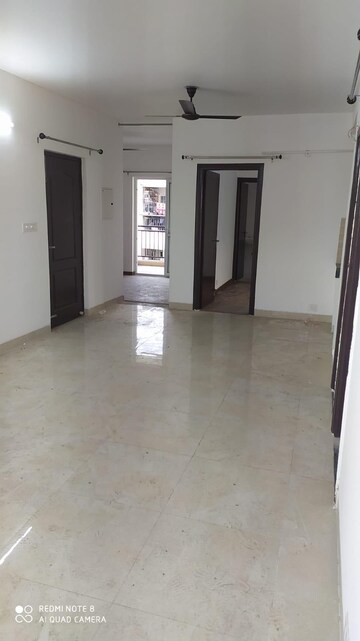 Room in 3 BHK Apartment at BPTP Elite Floors, Sector 83 – for Rent