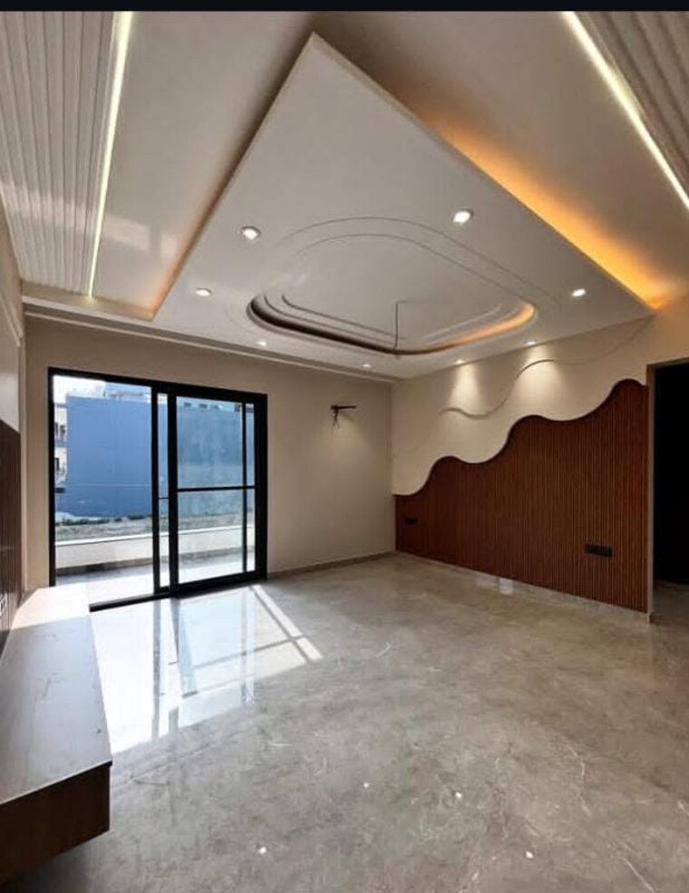 Room, sector 35 2.5 Bedroom 2250 Sq.Ft. Builder Floor In Sector 35 Faridabad 8806584