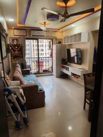 2 BHK 600 Sq.Ft. Apartment in Rustomjee Avenue L1