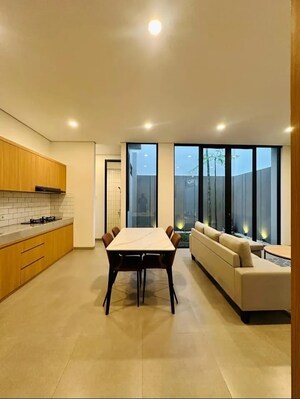 Kitchen in 3.5 BHK Builder Floor at Sector 28 – for Sale