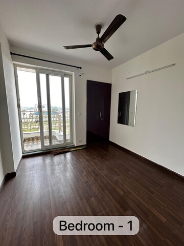 Room in 3 BHK Apartment at BPTP Discovery Park, Sector 80 – for Sale
