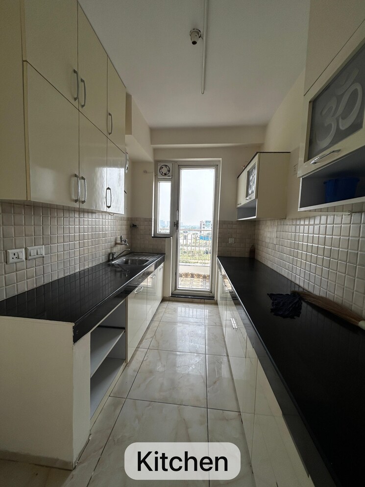 Kitchen, bptp-discovery-park 3 Bedroom 1865 Sq.Ft. Apartment In Sector 80 Faridabad 8806700