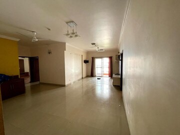 Room in 3 BHK Apartment at Adarsh Palm Retreat, Marathahalli Orr – for Rent