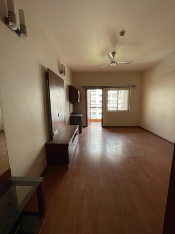 Room in 3 BHK Apartment at Adarsh Palm Retreat, Marathahalli Orr – for Rent