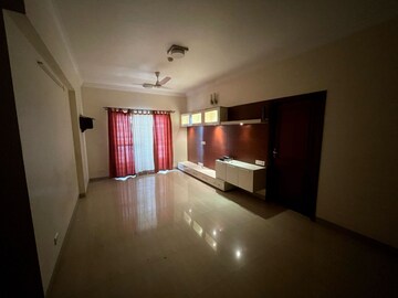 Room in 3 BHK Apartment at Adarsh Palm Retreat, Marathahalli Orr – for Rent