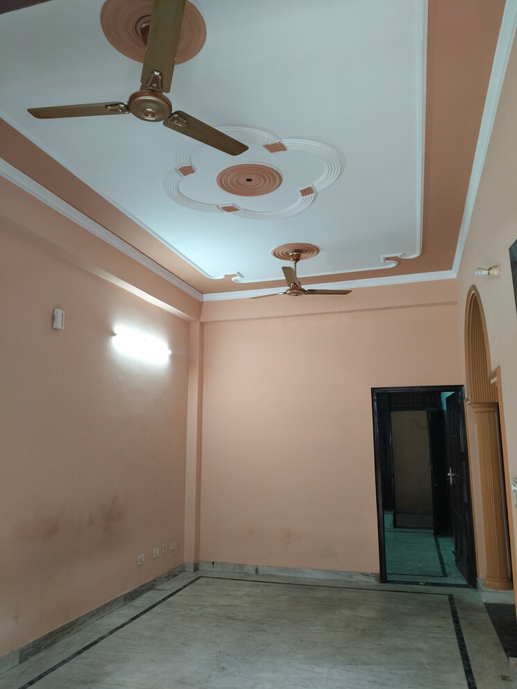 Room, sector 51 2 Bedroom 1700 Sq.Ft. Independent House In Sector 51 Noida 8806759