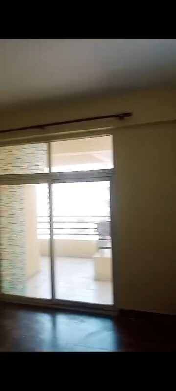 Room in 3 BHK Apartment at Proview Laboni, Dundahera – for Rent