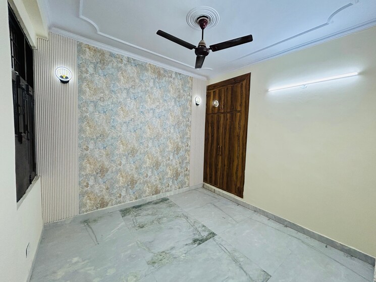 Room, sector 37 3 Bedroom 250 Sq.Ft. Builder Floor In Sector 37 Faridabad 8806790
