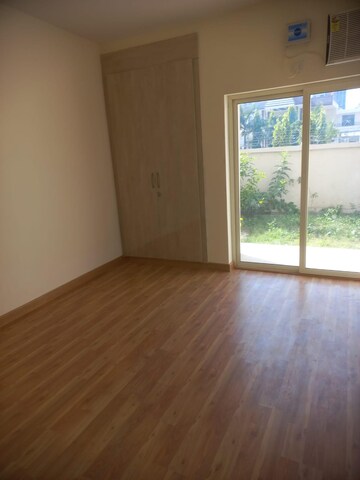 Room in 3 BHK Apartment at Puri Aman Vilas, Sector 89 – for Rent