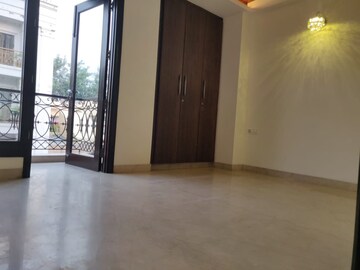 Room in 1 RK Builder Floor at Safdarjung Enclave – for Rent