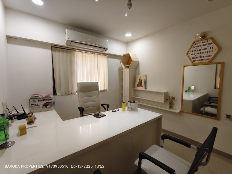 Team Area, akota Commercial Office Space 550 Sq.Ft. In Akota Vadodara 8806853