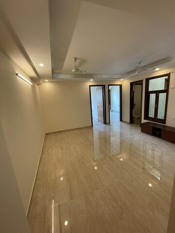 Room in 3 BHK Builder Floor at Malviya Nagar – for Rent