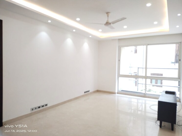 Room, vasant vihar 4 Bedroom 600 Sq.Yd. Builder Floor In Vasant Vihar Delhi 8806881