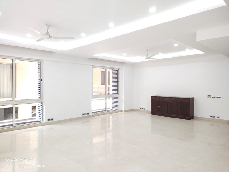 Room, vasant vihar 4 Bedroom 600 Sq.Yd. Builder Floor In Vasant Vihar Delhi 8806881