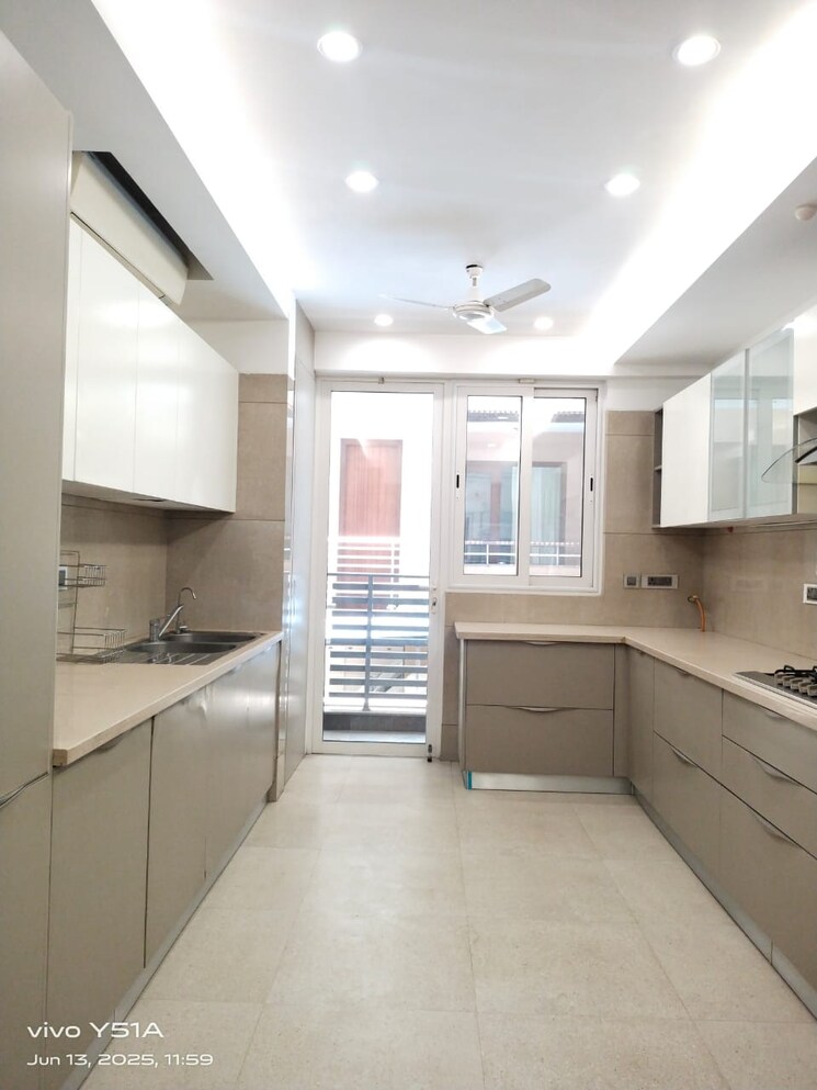 Kitchen, vasant vihar 4 Bedroom 600 Sq.Yd. Builder Floor In Vasant Vihar Delhi 8806881