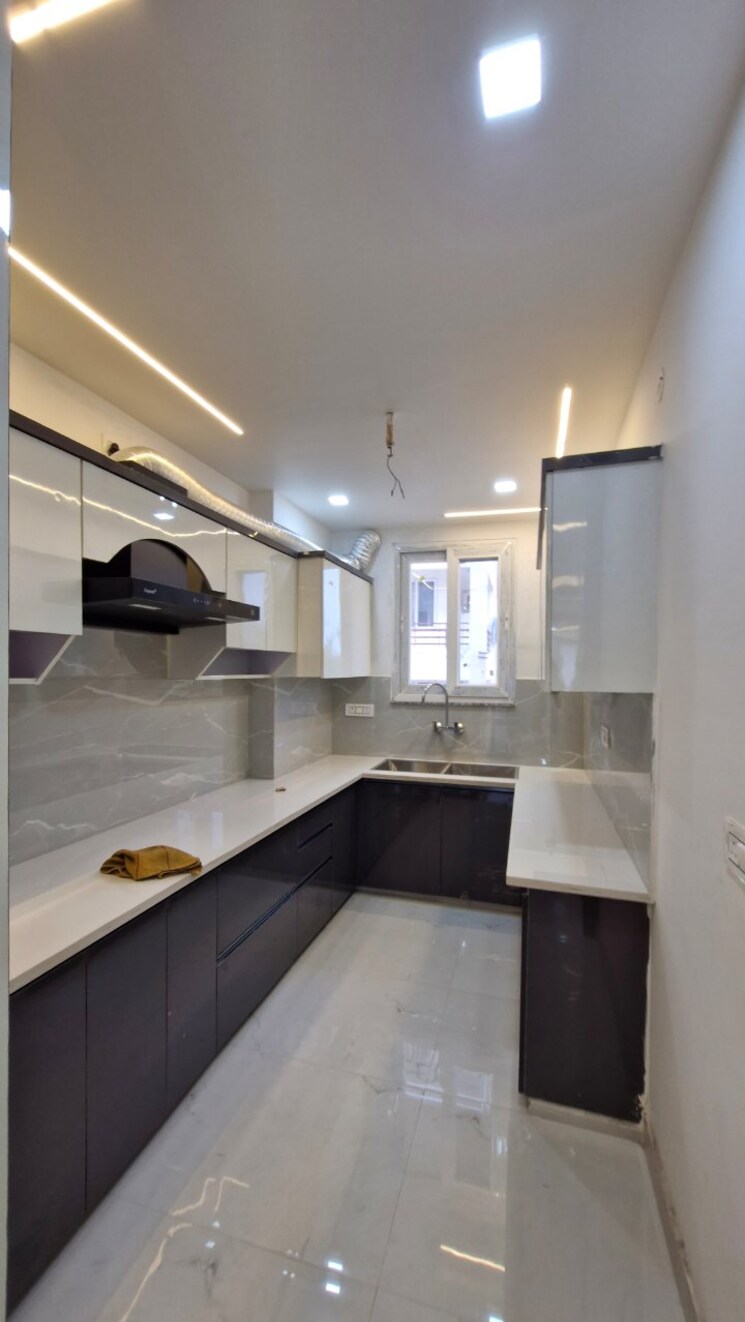 Kitchen, gms road 3 Bedroom 2200 Sq.Ft. Apartment In Gms Road Dehradun 8806818