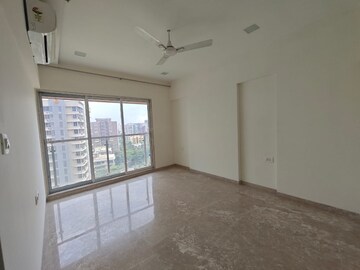 Room in 3 BHK Apartment at Pratibha Swastik Plaza C Chs Ltd Avana, Chembur – for Rent