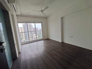 Room in 3 BHK Apartment at Pratibha Swastik Plaza C Chs Ltd Avana, Chembur – for Rent