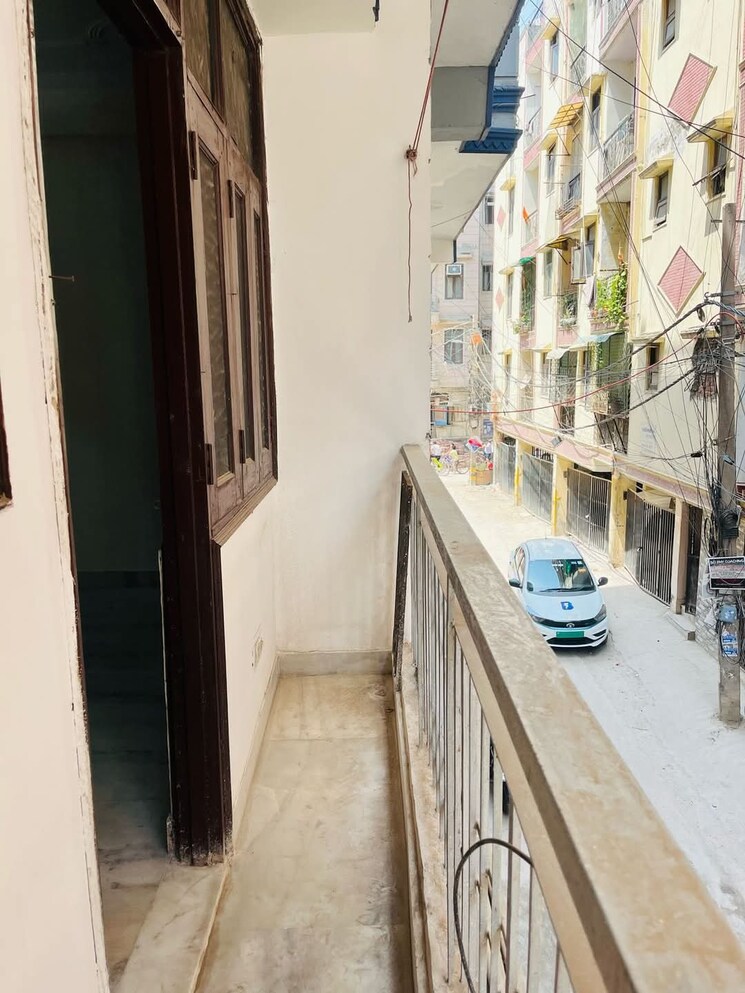 Balcony, saket 1 Bedroom 450 Sq.Ft. Builder Floor In Saket Delhi 8806897