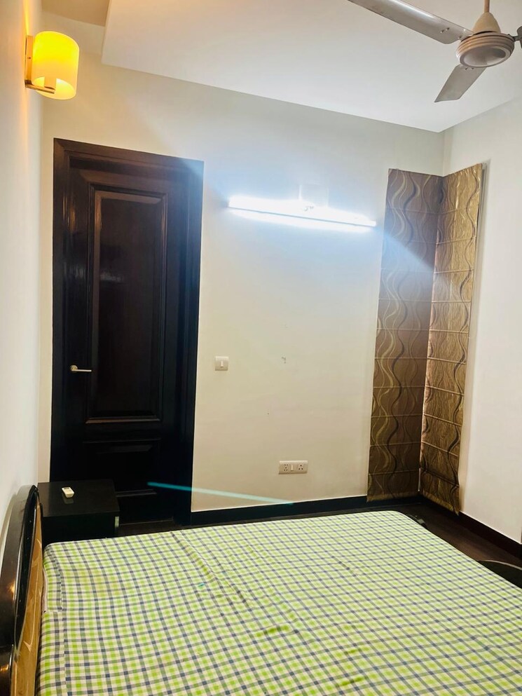 Bedroom, panchsheel enclave 3 Bedroom 200 Sq.Yd. Builder Floor In Panchsheel Enclave Delhi 8806891