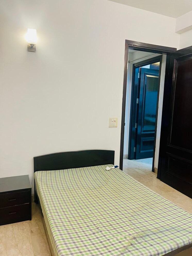 Bedroom, panchsheel enclave 3 Bedroom 200 Sq.Yd. Builder Floor In Panchsheel Enclave Delhi 8806891