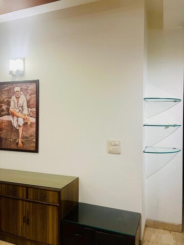 Room in 3 BHK Builder Floor at Panchsheel Enclave – for Rent