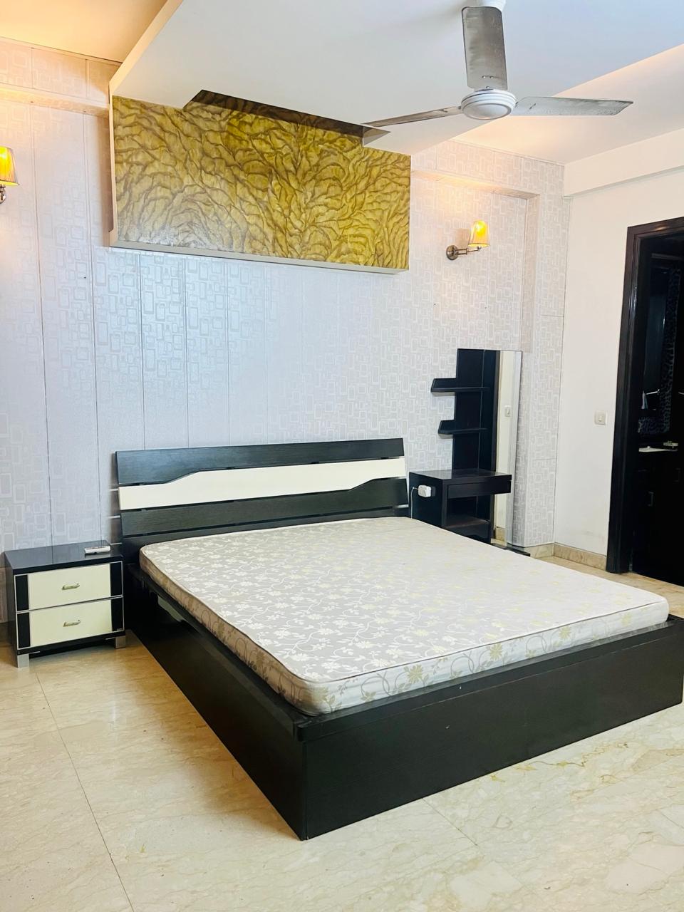 3 BHK + Servant Room Builder Floor For Rent in Panchsheel Enclave