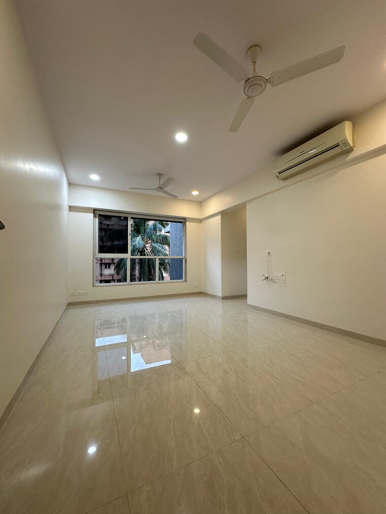 Room, supreme-19 2 Bedroom 623 Sq.Ft. Apartment In Lokhandwala Mumbai 8806899