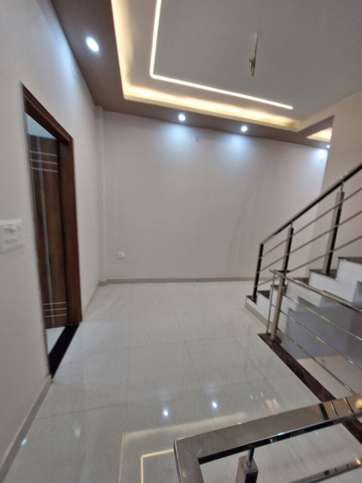 undefined, gms road 3 Bedroom 2200 Sq.Ft. Independent House In Gms Road Dehradun 8806882