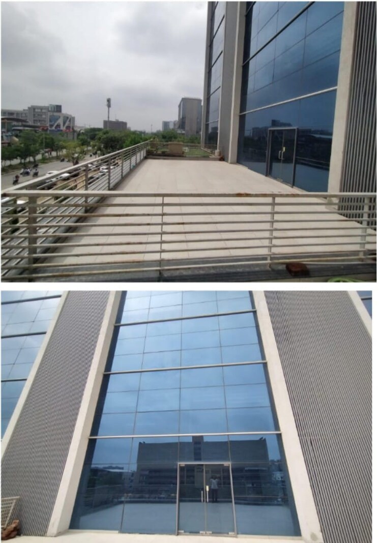 Balcony, science city Commercial Office Space 2600 Sq.Ft. In Science City Ahmedabad 8806905