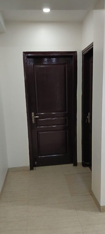 Furnished Amenities in 3 BHK Apartment at 3C Lotus Boulevard Espacia, Sector 100 – for Rent