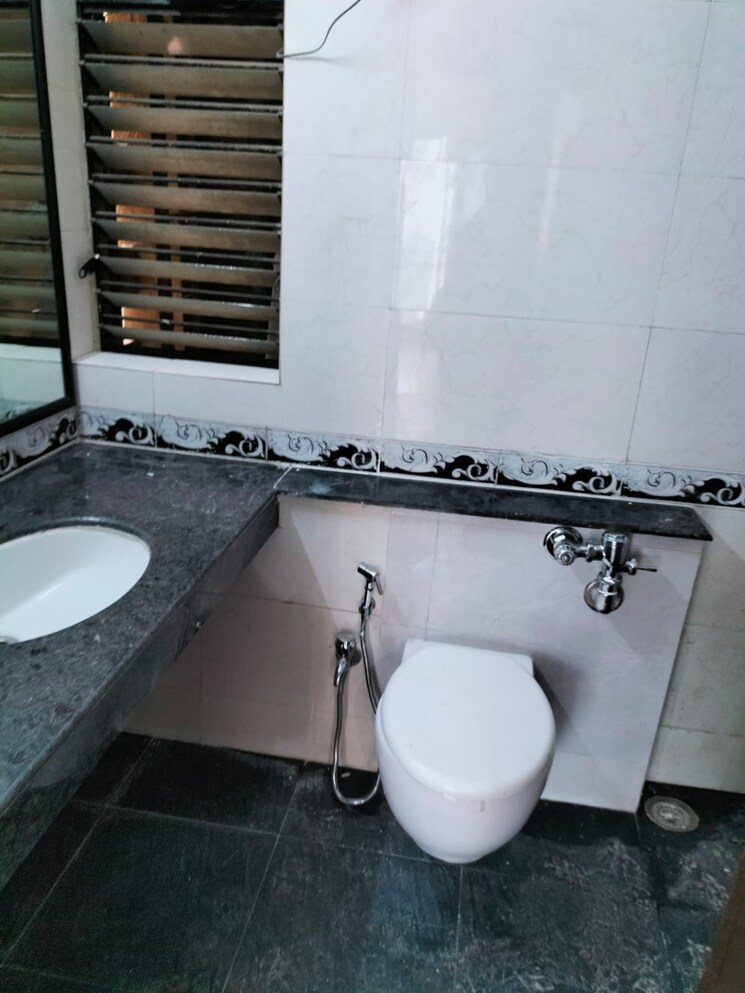 Bathroom, k-raheja-raheja-residency 2 Bedroom 750 Sq.Ft. Apartment In Malad East Mumbai 8806929