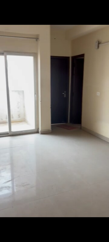 Room in 2.5 BHK Apartment at Fusion Homes, Tech Zone 4 Greater Noida – for Sale