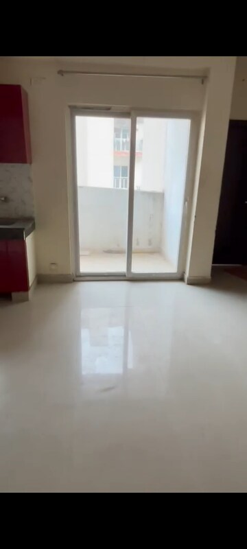 Room in 2.5 BHK Apartment at Fusion Homes, Tech Zone 4 Greater Noida – for Sale