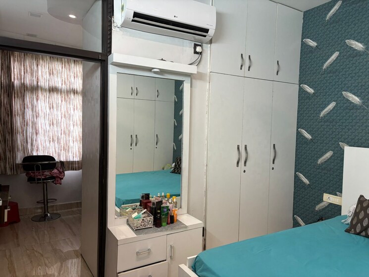 Room, rohini sector 9 3 Bedroom 1350 Sq.Ft. Apartment In Rohini Sector 9 Delhi 8806943