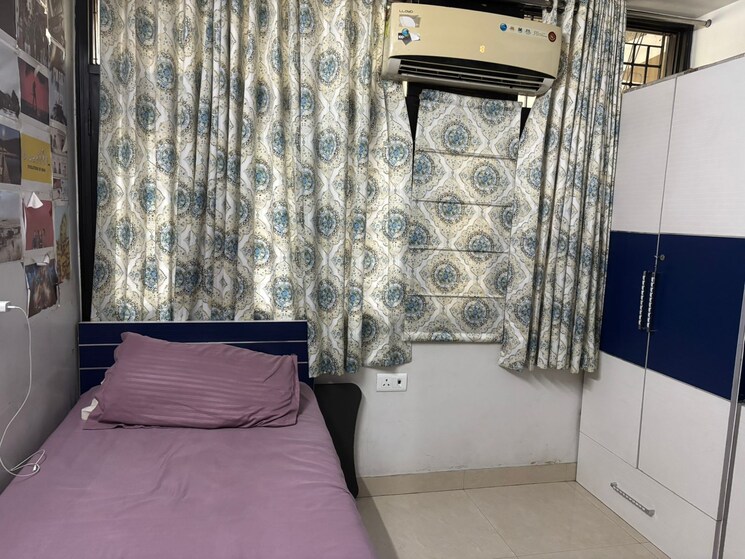 Room, rohini sector 9 3 Bedroom 1350 Sq.Ft. Apartment In Rohini Sector 9 Delhi 8806943