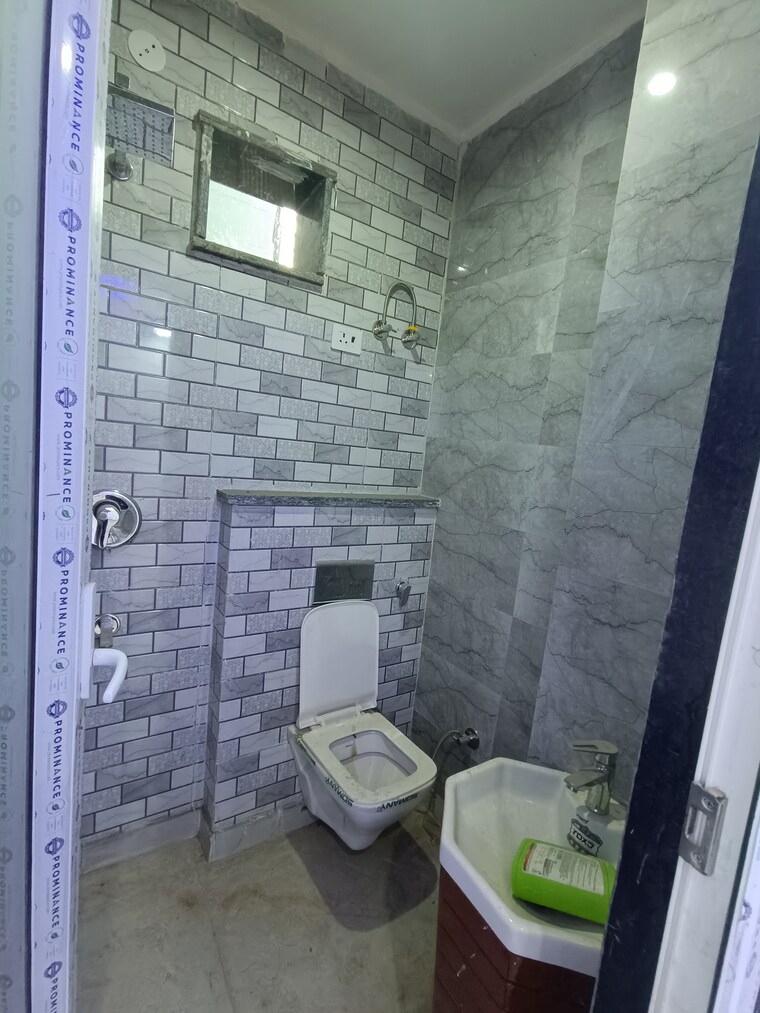 Bathroom, burari 4 Bedroom 1350 Sq.Ft. Builder Floor In Burari Delhi 8806996