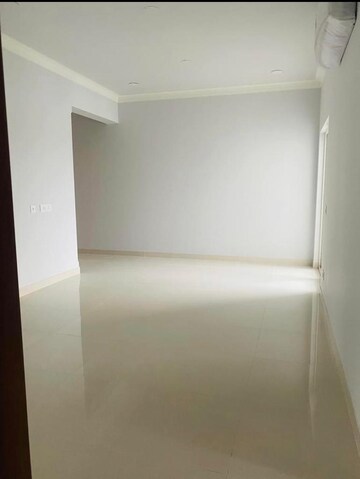 Room in 4 BHK Apartment at Central Park Flower Valley Aqua Front Towers, Sohna Sector 33 – for Rent