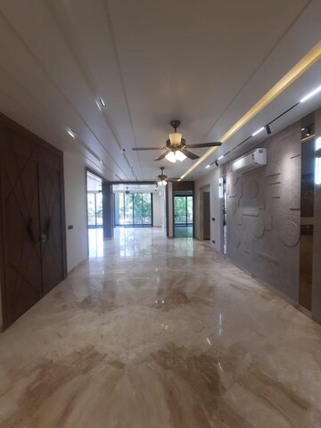 Room in 4 BHK Apartment at Central Park Flower Valley Aqua Front Towers, Sohna Sector 33 – for Rent