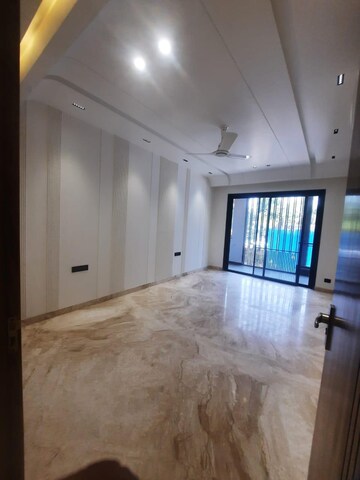 Bedroom in 4 BHK Apartment at Central Park Flower Valley Aqua Front Towers, Sohna Sector 33 – for Rent