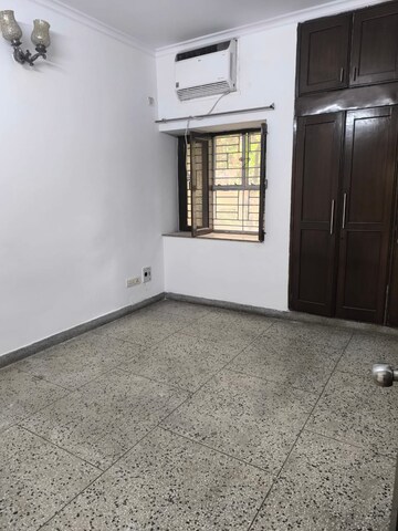 Room in 2 BHK Apartment at Vasant Kunj – for Rent