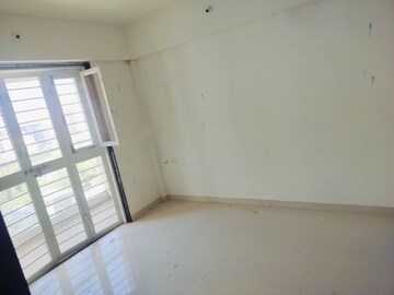 Room in 2 BHK Apartment at Basil Mondale, Mundhwa – for Rent