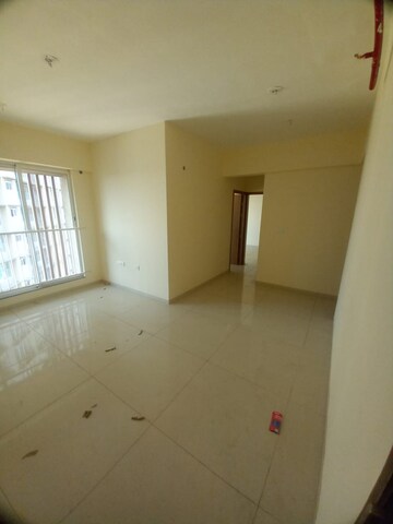 Room in 2 BHK Apartment at Godrej Nest Kandivali, Kandivali East – for Rent