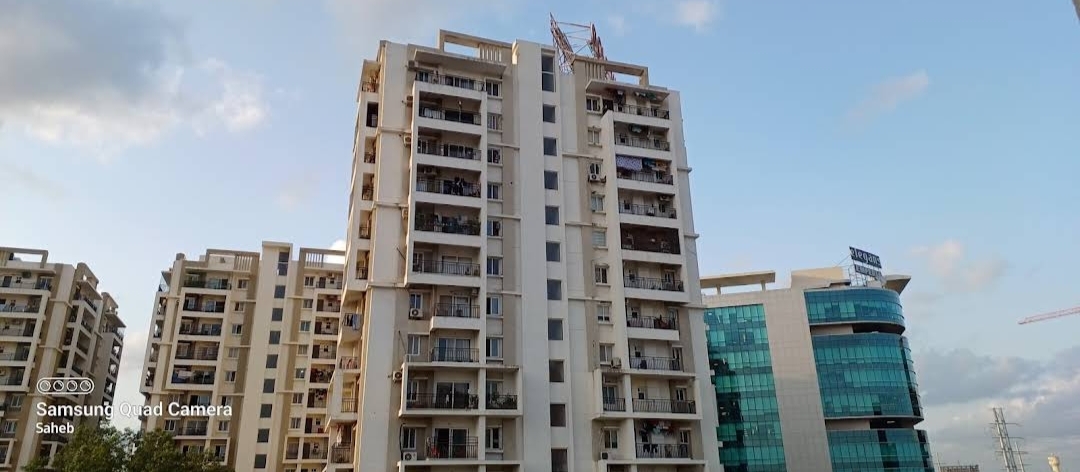 2 BHK Apartment For Rent in Golf View Apartment 